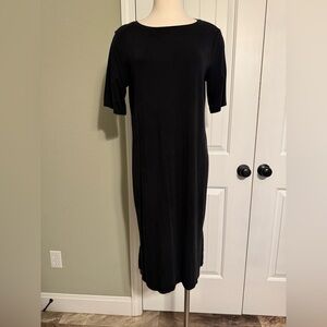 Eileen Fisher Medium mid length short sleeve black dresss
